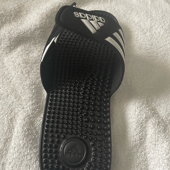 SOLD!   Adidas  Adissage Slides.  Mens Size 7 Women’s 8.   NWT! - Picture 4 of 4